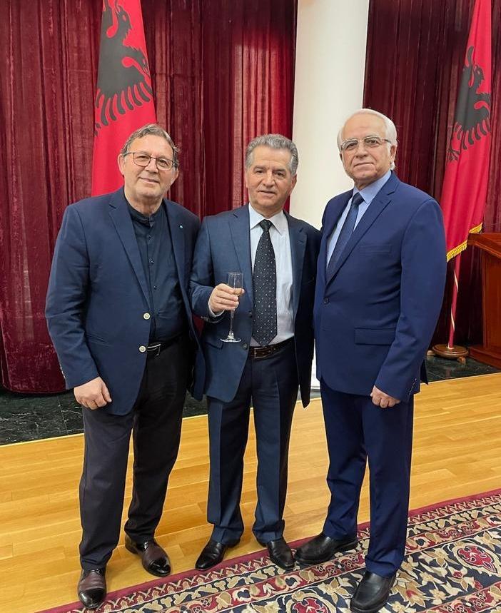 Pellumb Elmazi me Vladimir Kotanin dhe Kozma Dushin (Foto personale)