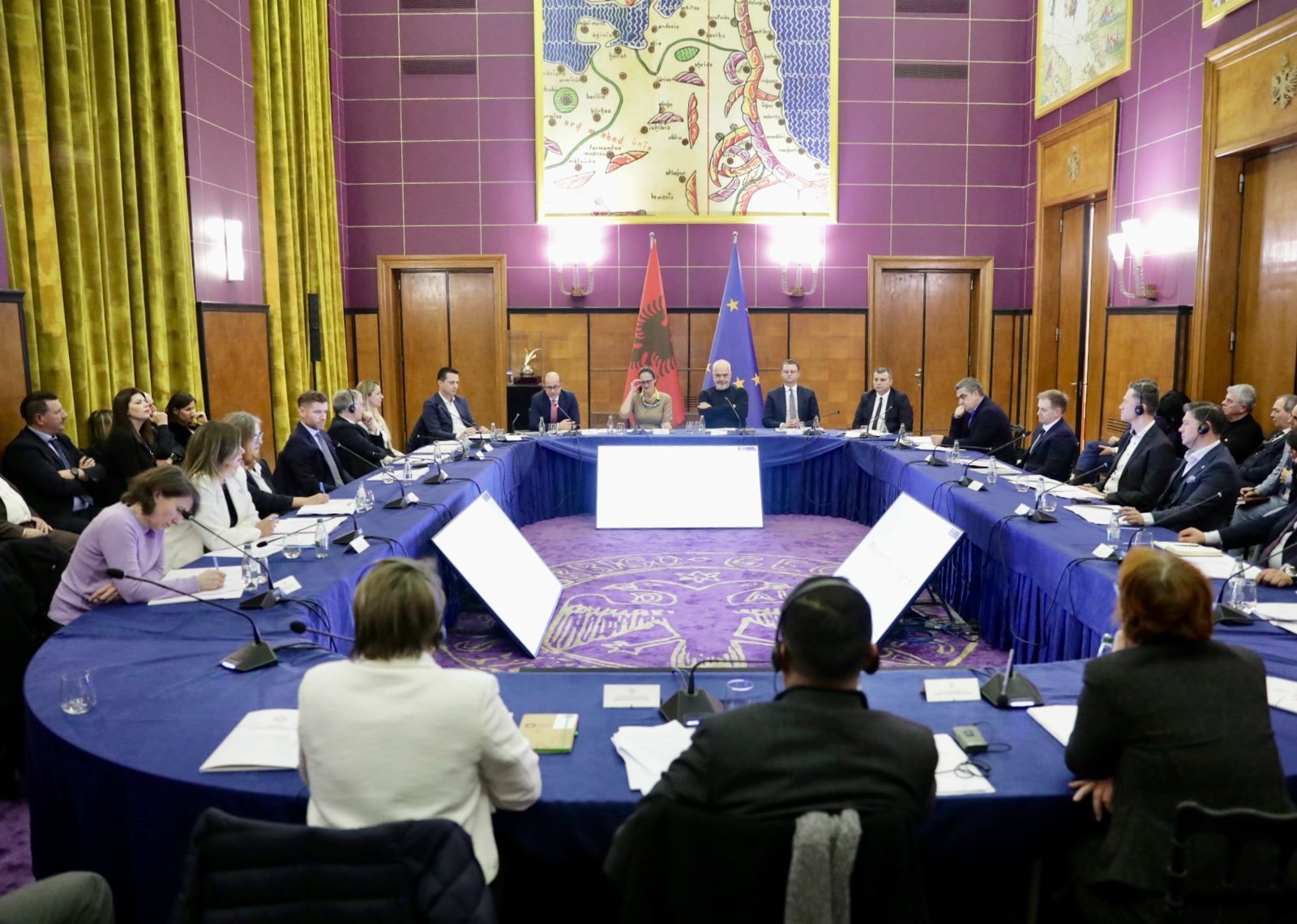 Këshilli Ekonomik Kombëtar (Foto Abcnews)