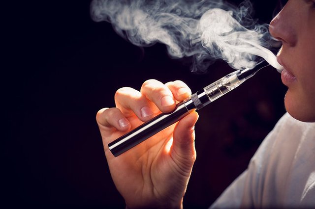Cigare elektronike (Foto Mantecabulletin)