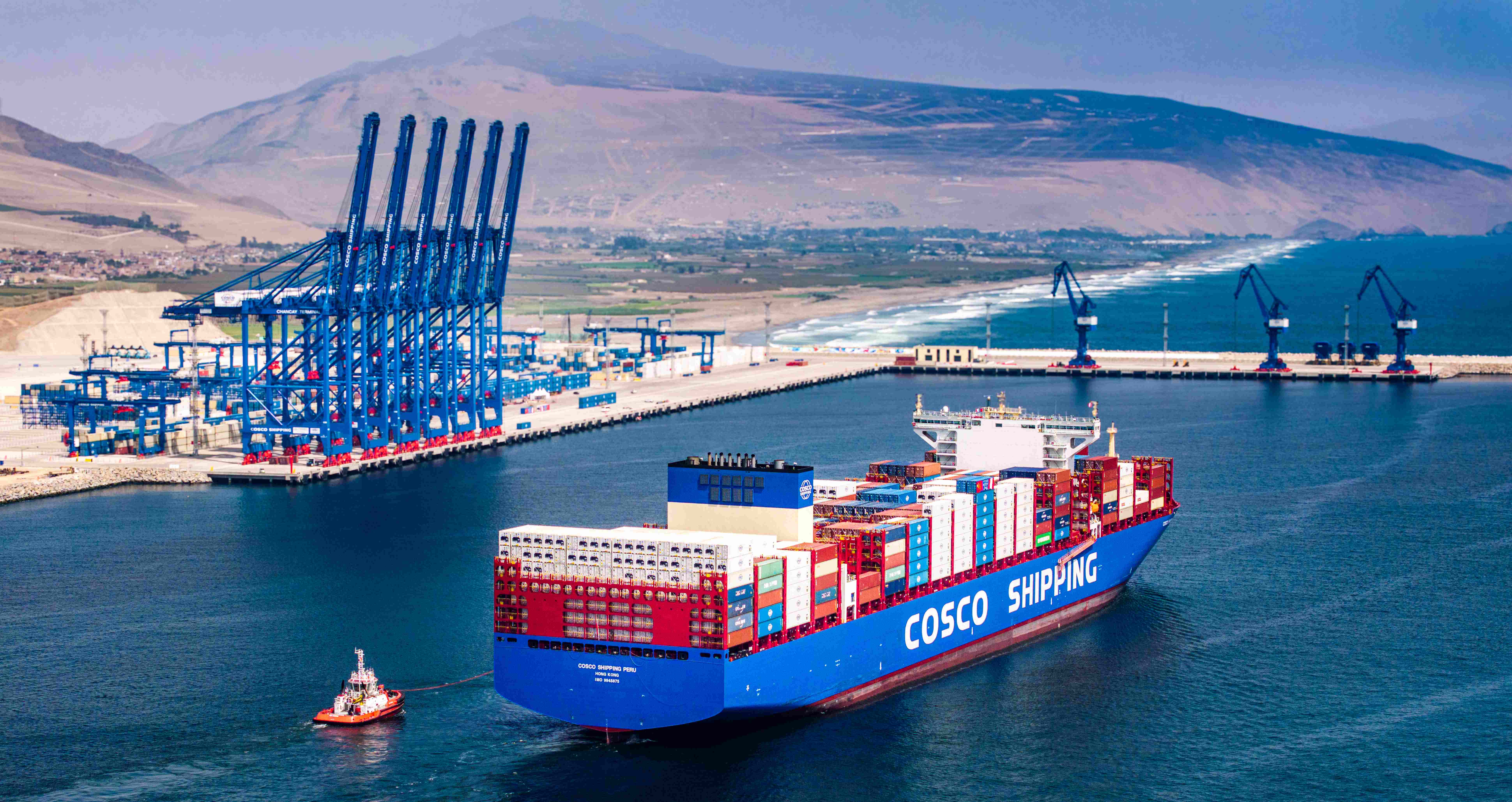 Εναέρια άποψη του λιμένα Chancay στο Περού. / China COSCO Shipping