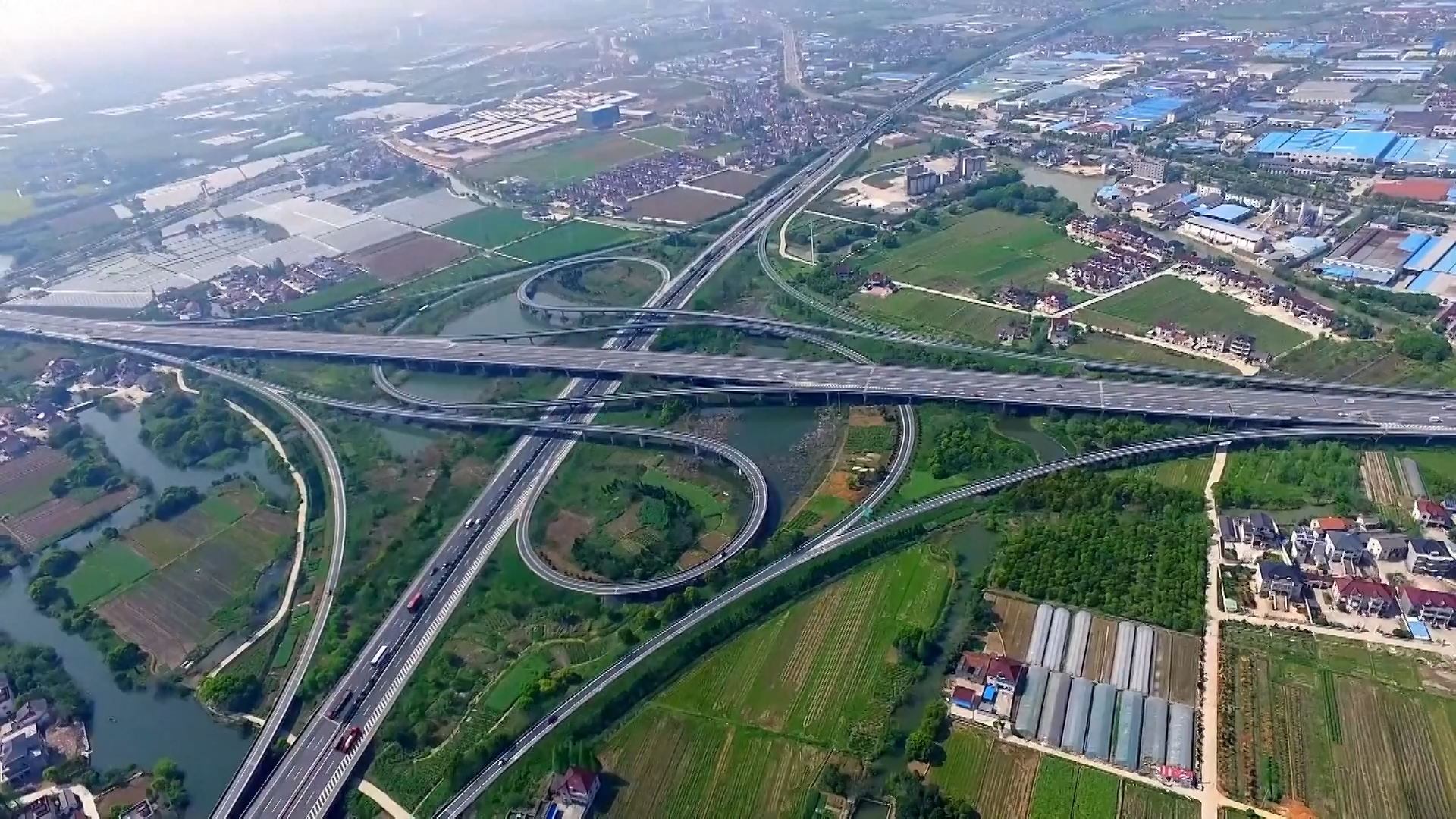  Chiny zbudowały największą na świecie sieć kolei dużych prędkości i sieć autostrad