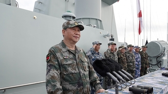 Ши Жиньпин тэнгист цэргийн парад үзэв