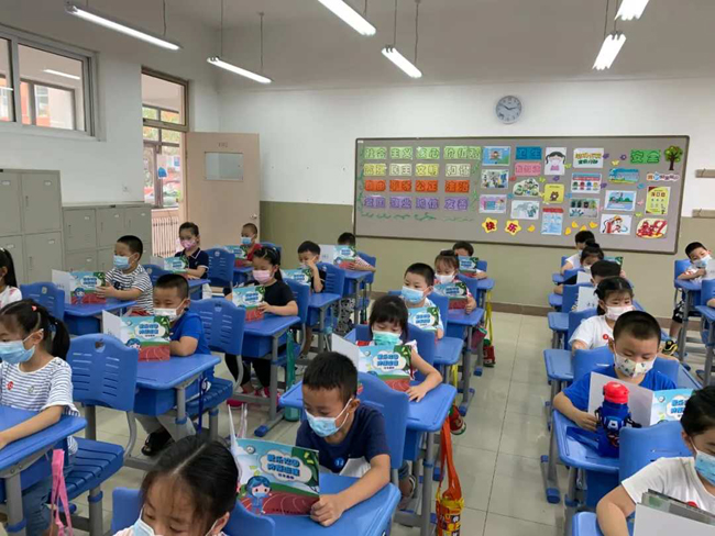 بازگشایی مدارس چین طبق زمان مقرر دلیل محکمی بر کنترل موثر کروناست