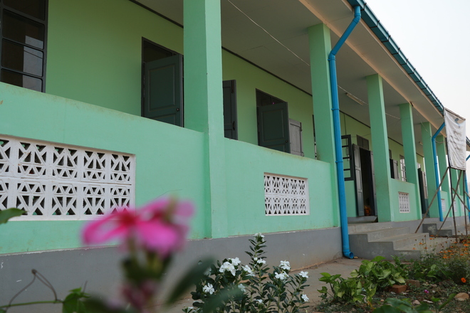 图片默认标题_fororder_6、中缅油气管道项目为马圭省的希巴村小学修建新教学楼（洪荃诠 摄）.JPG
