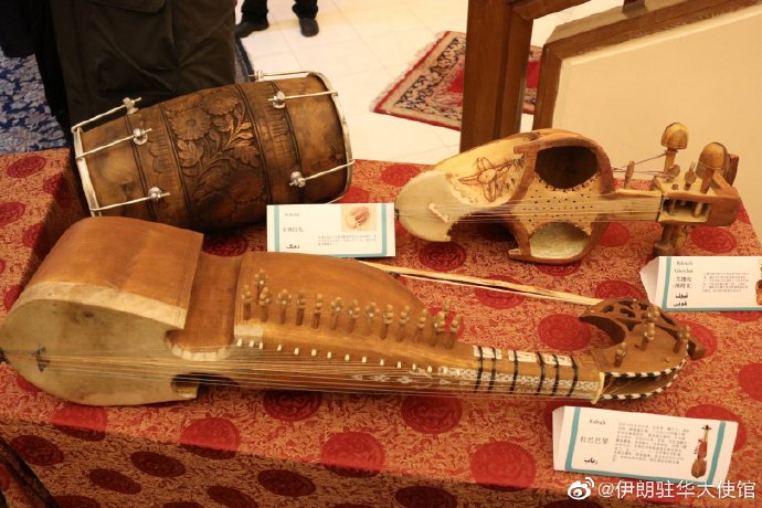 برگزاری نمایشگاه آلات موسیقی ایرانی در سفارت ایران در چین_fororder_89d9c905ly1gm4q5k6ijkj21900u0wno
