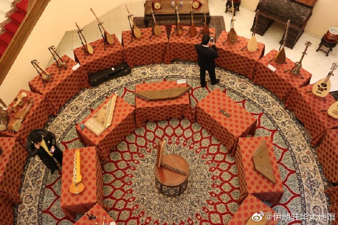 برگزاری نمایشگاه آلات موسیقی ایرانی در سفارت ایران در چین_fororder_89d9c905ly1gm4q5botqwj21900u0wse