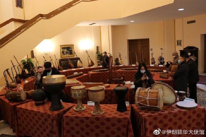 برگزاری نمایشگاه آلات موسیقی ایرانی در سفارت ایران در چین_fororder_89d9c905ly1gm4q5ftm7kj21900u0gs0