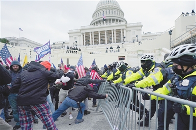 شورش در کنگره؛ نمادی از ورشگستکی کامل اخلاقی کاخ سفید تحت رهبری ترامپ_fororder_f69a-khmyntz3113473