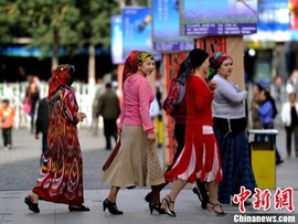 دروغ پردازان غربی پاسخ دهند؛ آیا با نسل کشی اویغورها جمعیت شین جیانگ افزایش می یابد؟!