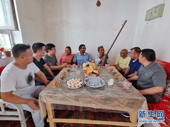 Pegawai Muda Berbakti kepada Pembangunan Xinjiang_fororder_222