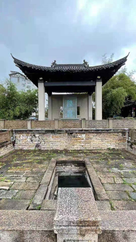 چشمه های آب گرمی که شهرستان فقرزده چین را به یک جاذبه توریستی تبدیل کردند_fororder_1