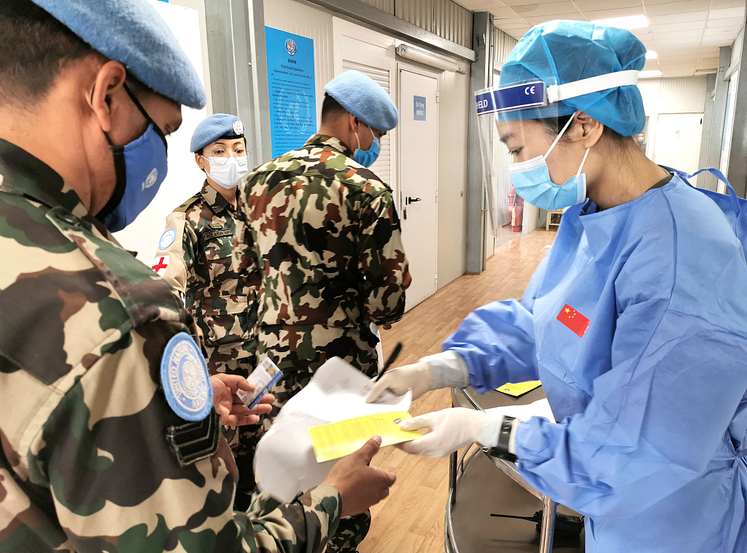 تیم پزشکی حافظ صلح چین در لبنان به نیروهای یونیفل واکسن کرونا تزریق کرد_fororder_20210518091012716