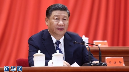 رهبر چین: با تکمیل سیاستها از استعدادهای جهان استقبال میکنیما