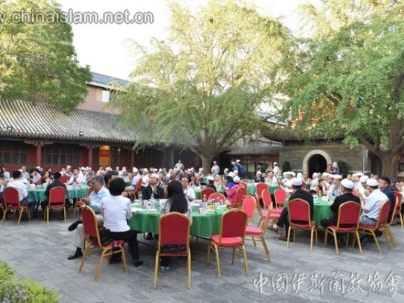 Umat Islam Miskin di Beijing Terima Bantuan Ramadan