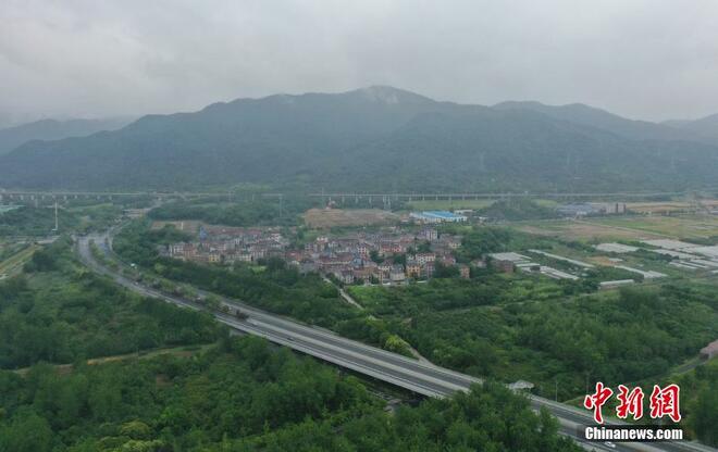 Lihat Sungai Fuchun dari Udara_fororder_fc3