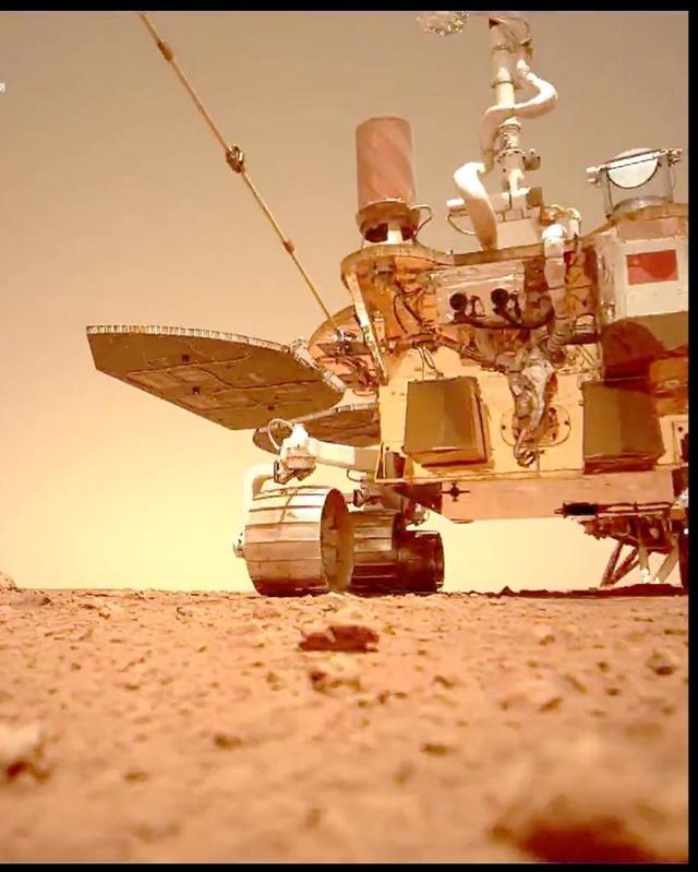 نگاهی به ماموریت 50 روزه مریخ نورد «جو رونگ» چین_fororder_0713-1