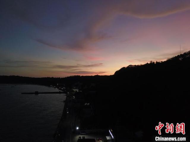 Pulau Weizhou Bermandikan Cahaya Senja_fororder_wx3