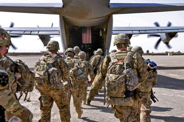 ارتش آمریکا به حملات هوایی علیه مواضع طالبان ادامه می‌دهد_fororder_324234