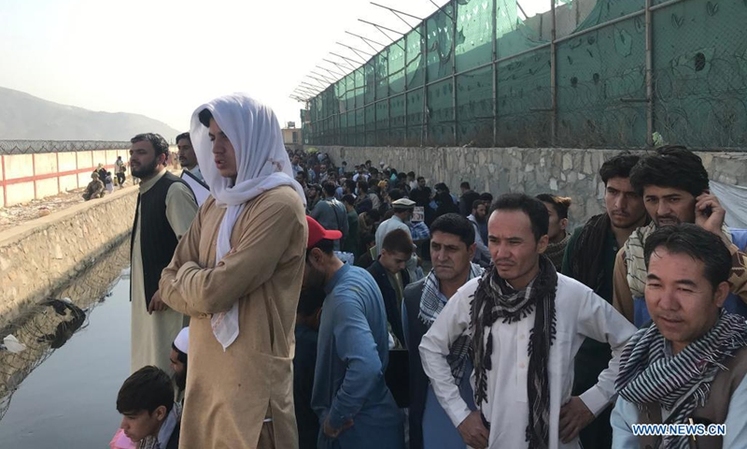 وزارت دفاع بریتانیا اعلام کرد که در جریان هرج و مرج در فرودگاه کابل 7 غیرنظامی افغان کشته شدند_fororder_5-1