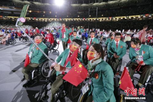 کاروان چین در مراسم افتتاحیه بازی های پارالمپیک توکیو_fororder_0d99eb110b0ea4505d750193e352f39b