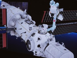 آغاز موفقیت آمیز دومین راهپیمایی فضانوردان چینا