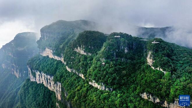 Panorama Mempesona di Gunung Longtou_fororder_1c