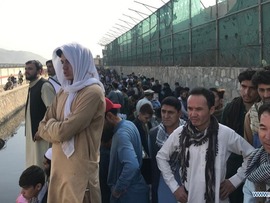 وزارت دفاع بریتانیا اعلام کرد که در جریان هرج و مرج در فرودگاه کابل 7 غیرنظامی افغان کشته شدندا