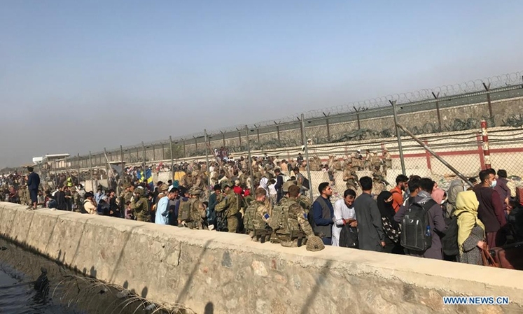 وزارت دفاع بریتانیا اعلام کرد که در جریان هرج و مرج در فرودگاه کابل 7 غیرنظامی افغان کشته شدند_fororder_5-3