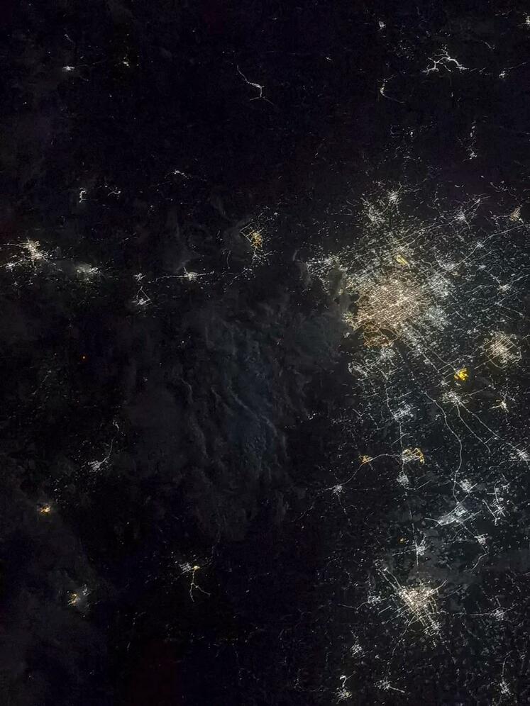 تصاویر گرفته شده از کره زمین توسط فضانوردان "شن جوئو 12"!_fororder_1630387230945_409_1056x1408