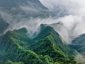 Panorama Mempesona di Gunung Longtou