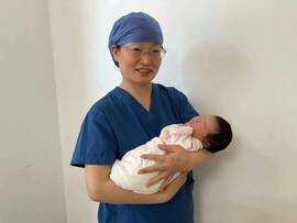 اولین نوزاد حاصل از پیوند بافت تخمدان در چین متولد شدا