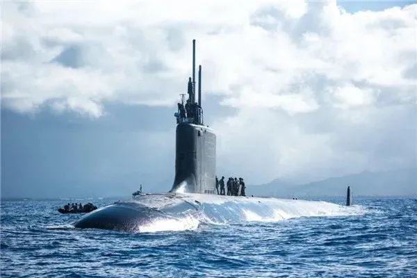 چین : همکاری زیردریایی های هسته ای ایالات متحده، انگلیس و استرالیا سه خطر پنهان بزرگ برای صلح و ثبات منطقه ای و نظم بین المللی همراه دارد_fororder_324234