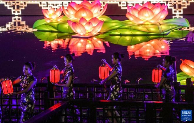 Pesta Lampu Festival Kuih Bulan Di Zhouzhuang_fororder_中秋2