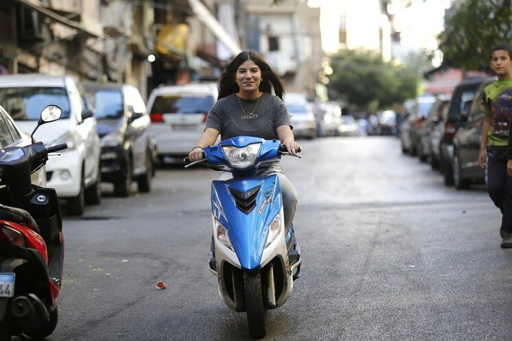 زنان لبنانی در شرایط کمبود سوخت و بحران اقتصادی موتور سواری را ترجیح می دهند_fororder_6-2