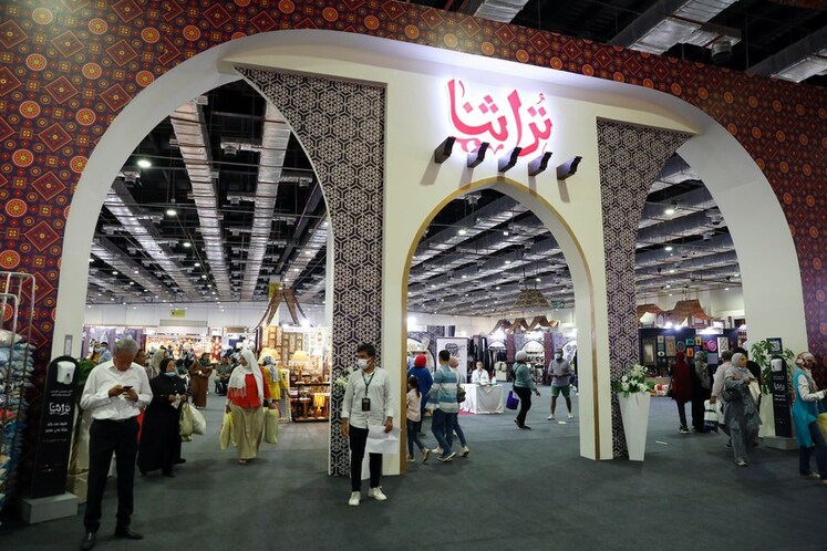 صنعتگران ماهر محصولات دست‌ساز خود را در بزرگترین نمایشگاه میراث مصر به نمایش می گذارند_fororder_8-3