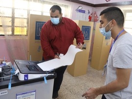 رای‌گیری برای انتخابات پارلمانی زودهنگام در عراق برگزار شدا