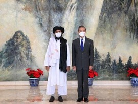 دیدار وزیر خارجه چین  با معاون سرپرست نخست وزیری طالبانا