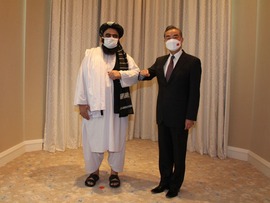 دیدار وزیر امور خارجه چین با  سرپرست وزارت امور خارجه دولت موقت طالبانا