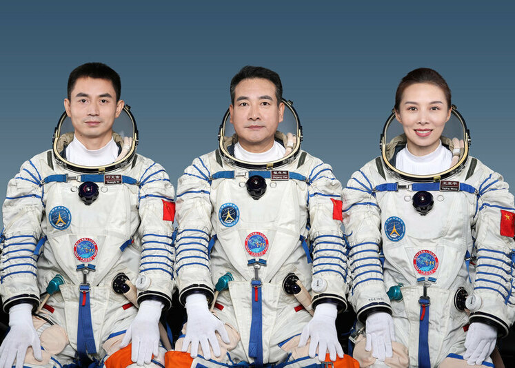 سفر اولین فضانورد زن چینی به ایستگاه فضایی چین_fororder_55