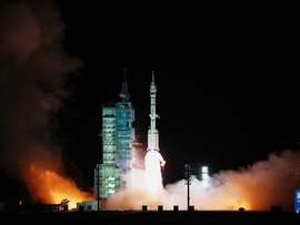 پرتاب با موفقیت فضاپیمای سرنشین دار شن جوئو-13 توسط چینا
