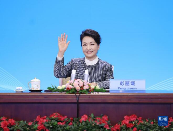 Peng Liyuan Hadiri Majlis Penyampaian Hadiah Pendidikan UNESCO_fororder_1127962949_16343102351351n