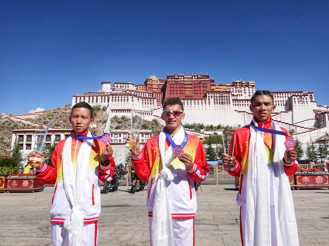مسابقه‌ای نفس‌گیر در تبت؛ 3 هزار نفر در ارتفاع 3600 متری از سطح دریا دویدند_fororder_0b7b02087bf40ad15013ac261a0b56d6a8ecce34