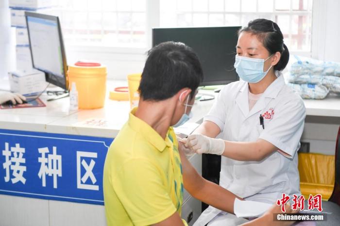 آغاز تزریق دوزهای تقویت کننده واکسن کرونا در پکن_fororder_f44d305ea14a22da05a711
