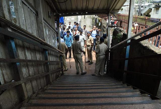 भारतीय पुलिस ने 26 नक्सली मार गिराए_fororder_2