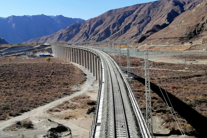 सछ्वान-तिब्बत रेल मार्ग के शिनतूछ्याओ-बोमी भाग का निर्माण शुरू होगा_fororder_yang-3