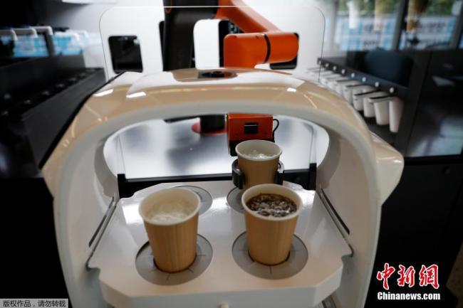 Роботын цогц үйлчилгээтэй кафе