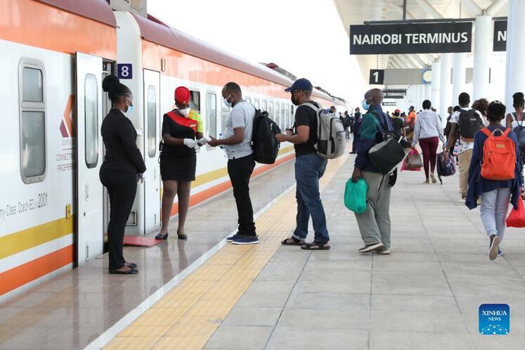 چین با ساخت راه آهن مدرن در کنیا زندگی‌ها را متحول می‌کند_fororder_3-4