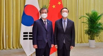Ян Жечи Өмнөд Солонгосын аюулгүй байдлын албаны даргатай зөвшилцөв