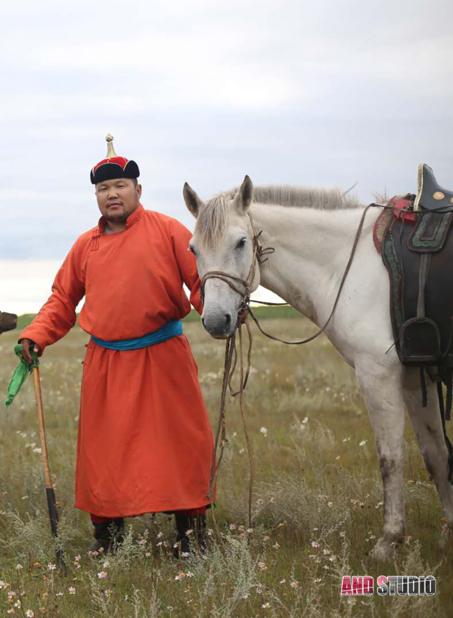 Өвөр Монголын өнөө цагийн хүчтэнүүд -Чулуугийн Болдбаатар