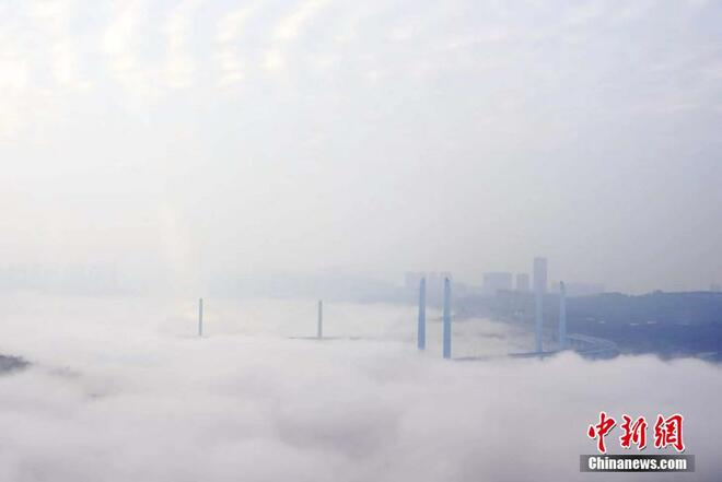Chongqing Diselubungi Lautan Awan_fororder_jialing1